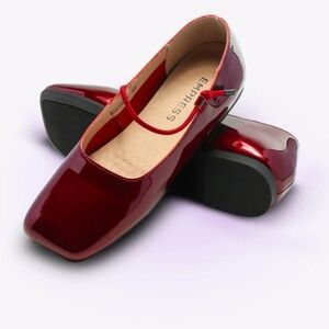 Square Toe Flat in Wine